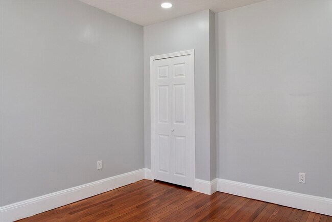 Building Photo - 23 Granfield Ave