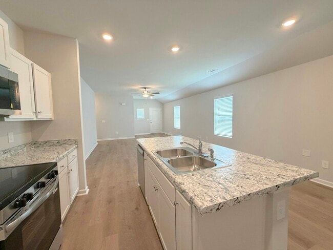 Building Photo - 155 Challenger Way