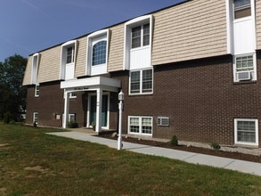 Building Photo - Oakhaven Acres
