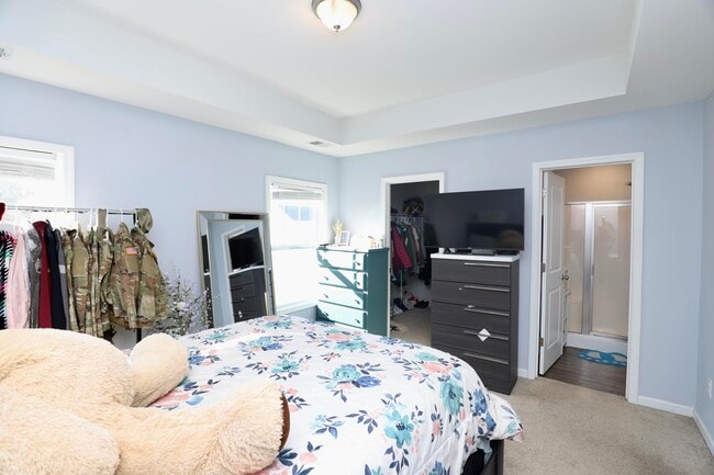 Building Photo - 1009 Providence Plantation Dr