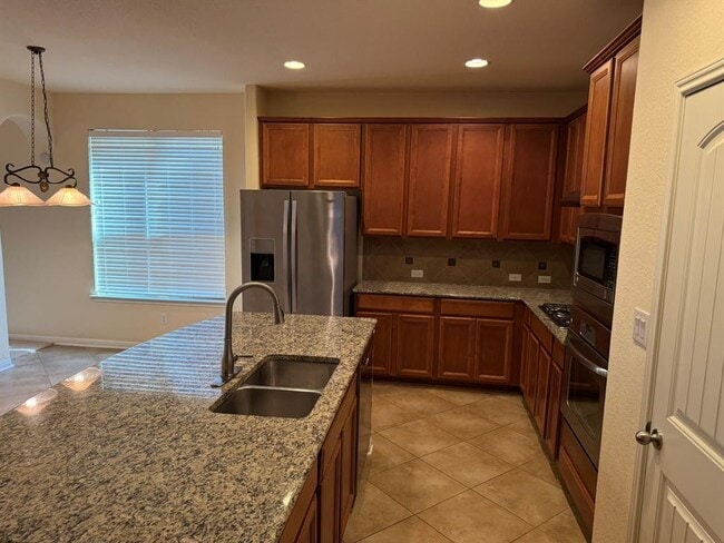 Building Photo - 4387 Green Tree Dr