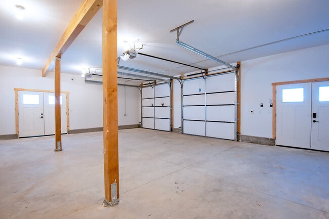 Building Photo - 4704 Clydes Turn