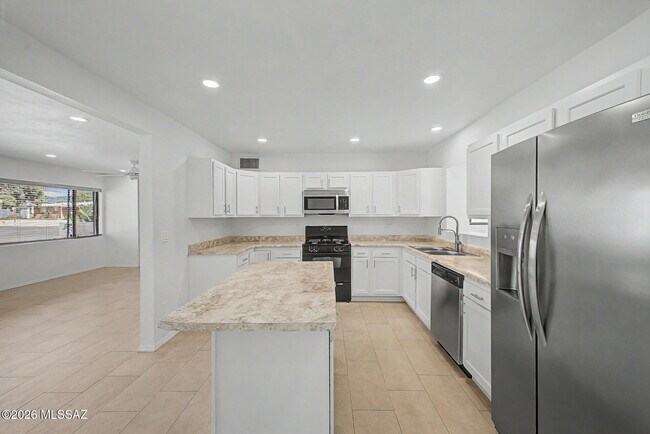 Building Photo - 5120 E Alberta Dr