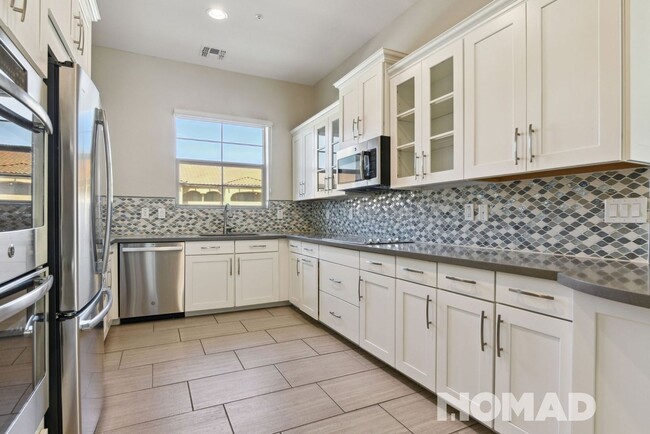 Building Photo - Stunning 3BR Townhouse in North Scottsdale