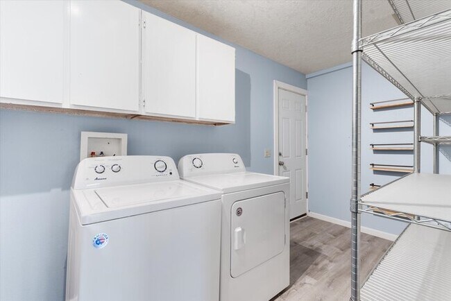 Building Photo - 657 22nd Ave