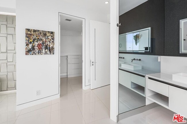 Building Photo - 1377 Miller Pl