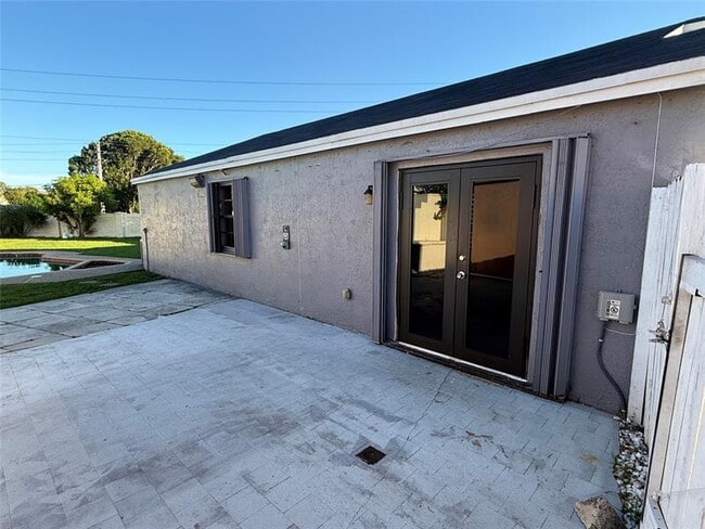 Building Photo - 2451 SW 86th Ave