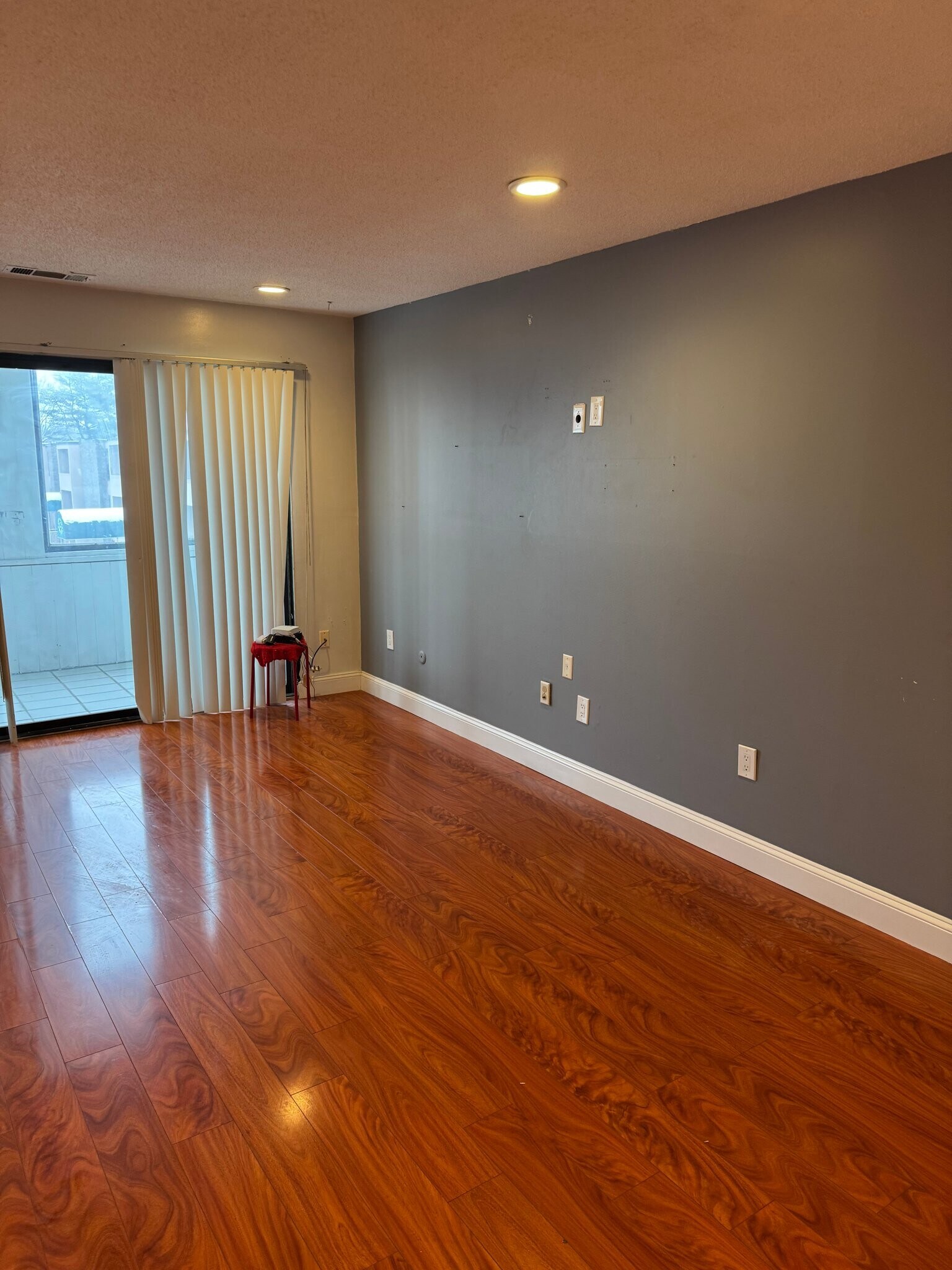 Building Photo - 16 Shrewsbury Green Dr