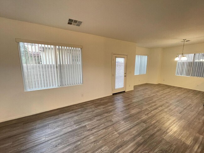 Building Photo - 10618 Allegrini Dr