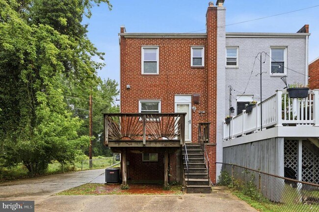 Building Photo - 3101 E St SE
