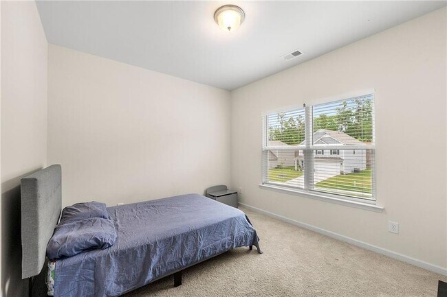 Building Photo - 228 Whitneys Wy