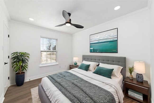 Building Photo - 802 E 33rd St