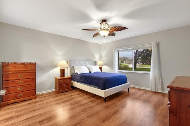 Building Photo - 12850 SW 4th Ct