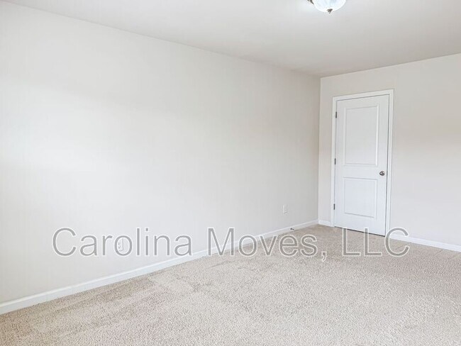 Building Photo - 537 Shrine Ct