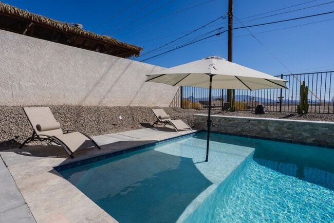 Building Photo - VR - 881 Pueblo Dr