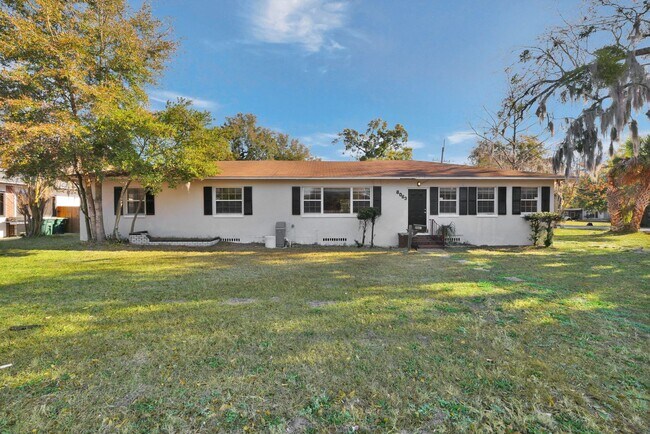 Building Photo - Stunning 3-Bedroom, 2-Bath Home in Desirable Mandarin Neighborhood!