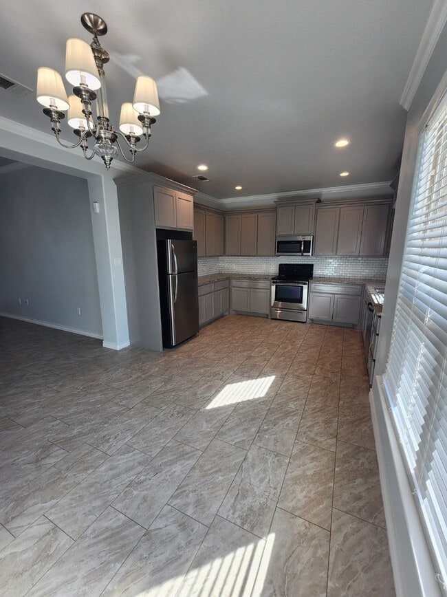 Building Photo - 3 bed 2 bath with 1 car garage