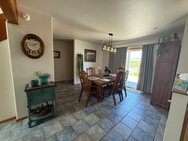 Building Photo - Dream Stevensville Horse Property on 8 acres