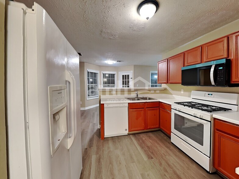 Building Photo - 3355 Brook Lea Dr