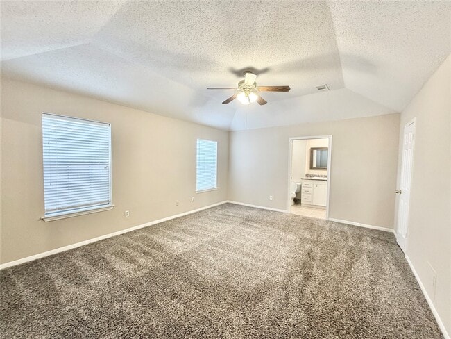 Building Photo - 11223 Willow Field Dr