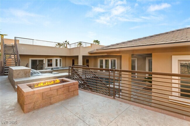 Building Photo - 540 Regents Gate Dr