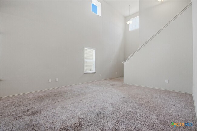 Building Photo - 131 Lake Gln