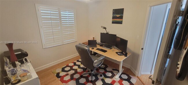 Building Photo - 1055 Yellow Birch Terrace