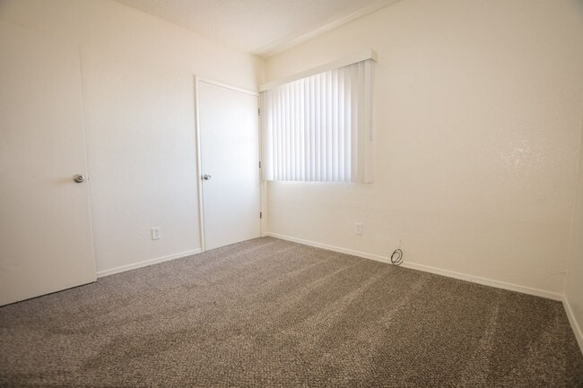 Building Photo - 100 Terra Dr