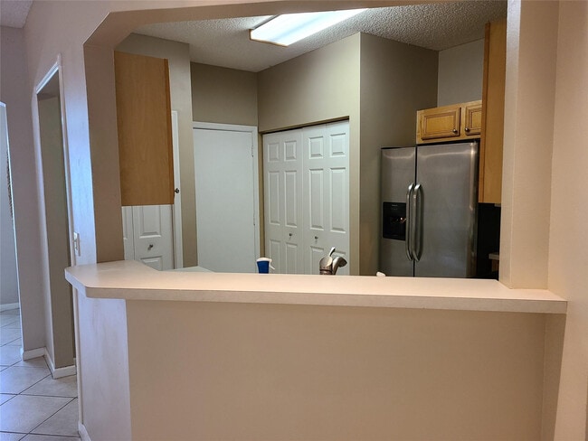 Building Photo - 4740 SW 12th Pl