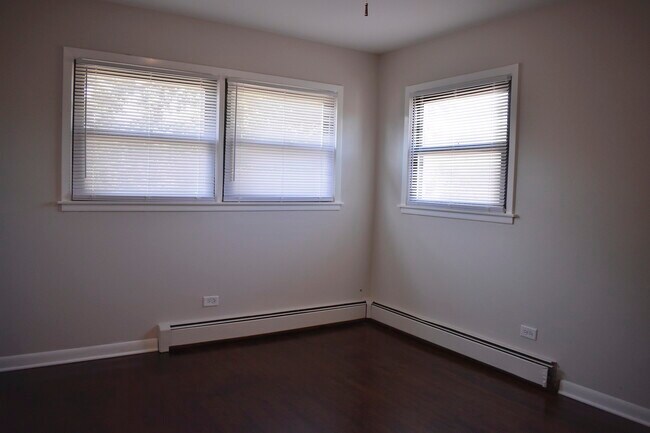 Building Photo - 2848 N Auxplaines St