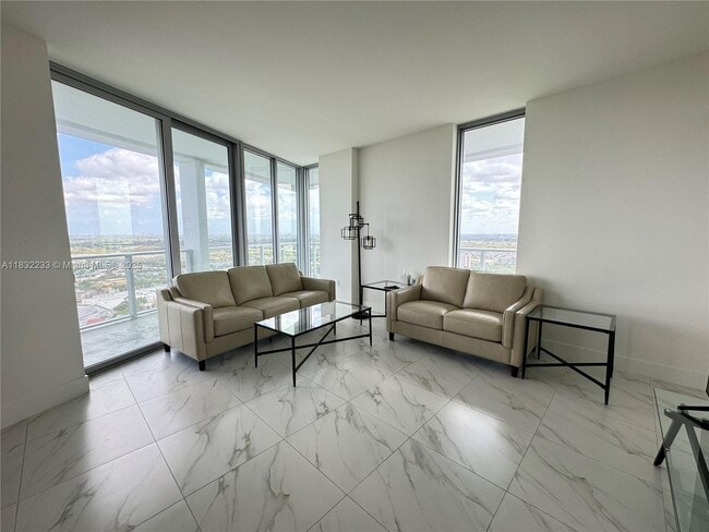 Building Photo - 2000 Metropica Wy