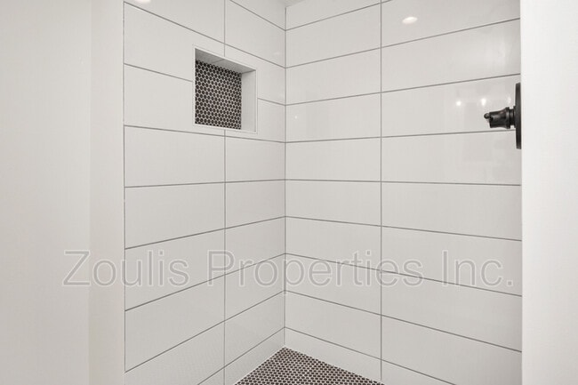 Building Photo - 311 S Newkirk St