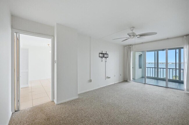 Building Photo - 555 S Gulfstream Ave