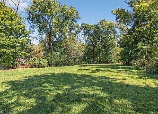 Building Photo - 282 South St