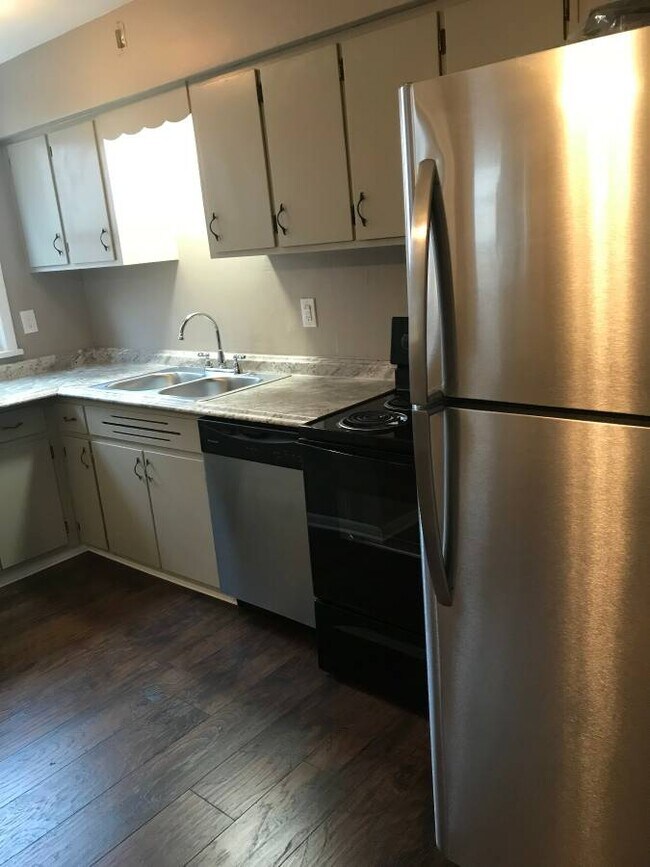 Building Photo - 256 Whipple St