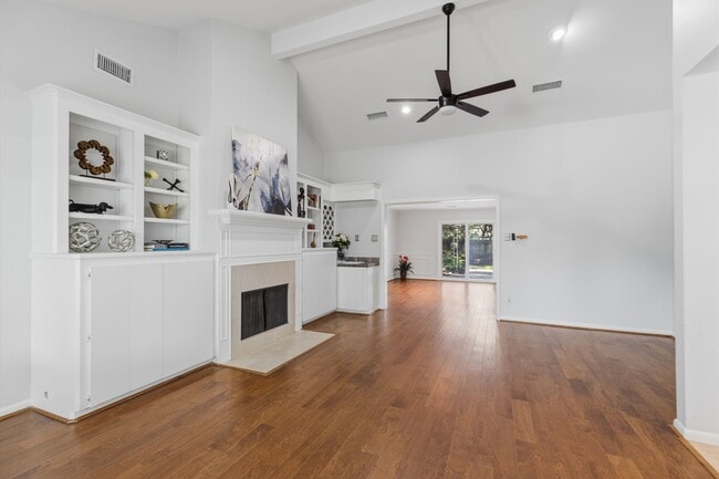 Building Photo - 5410 Indigo St