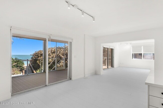 Building Photo - 9085 Jimmy Buffett Mem Hwy