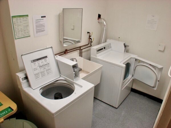 Building Photo - 18 Hamilton Rd