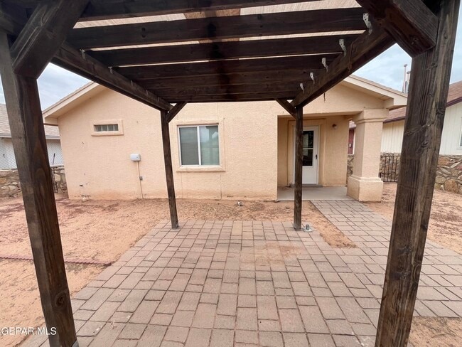 Building Photo - 12345 Tierra Plata Dr