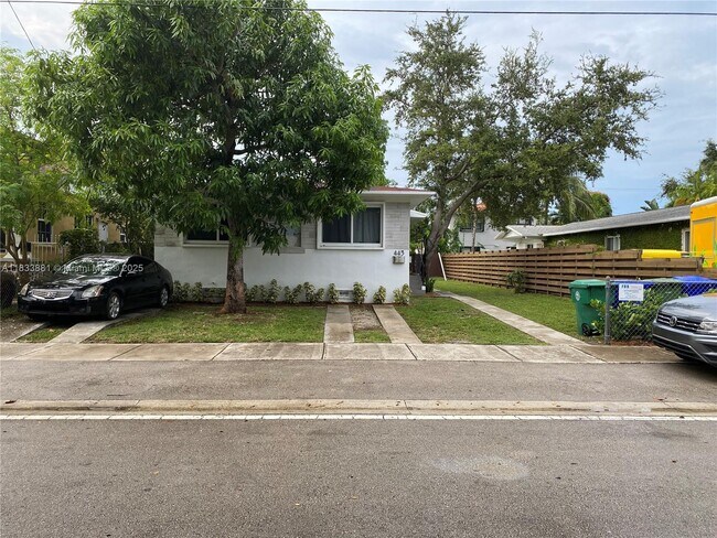 Primary Photo - 443 NE 70th St