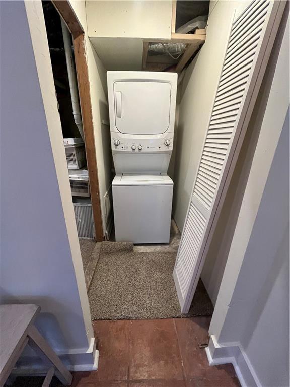 Building Photo - 554 E Main Rd