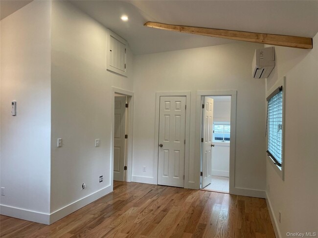 Building Photo - 41 Chestnut Ave