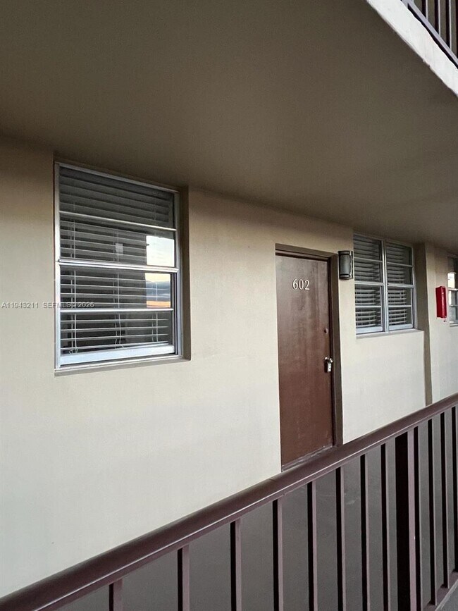 Building Photo - 1811 Jefferson St