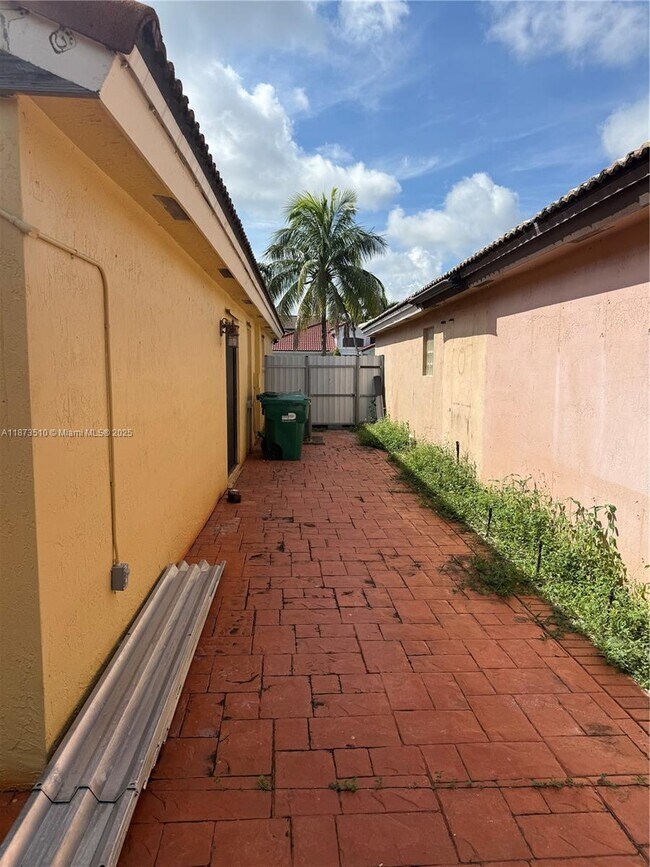 Building Photo - 15921 SW 82nd St