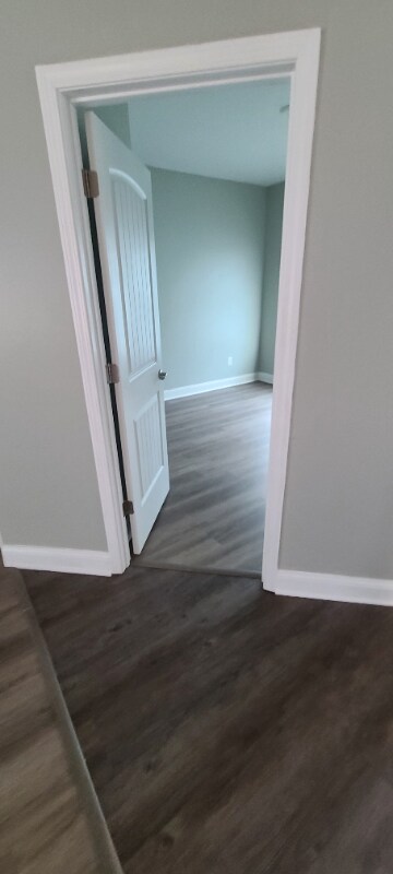 Building Photo - 160 River Glen Dr