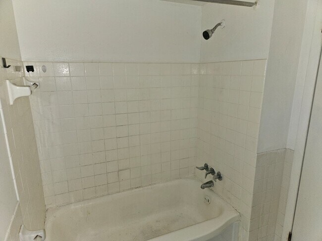 Building Photo - 1885 N Taylor Rd