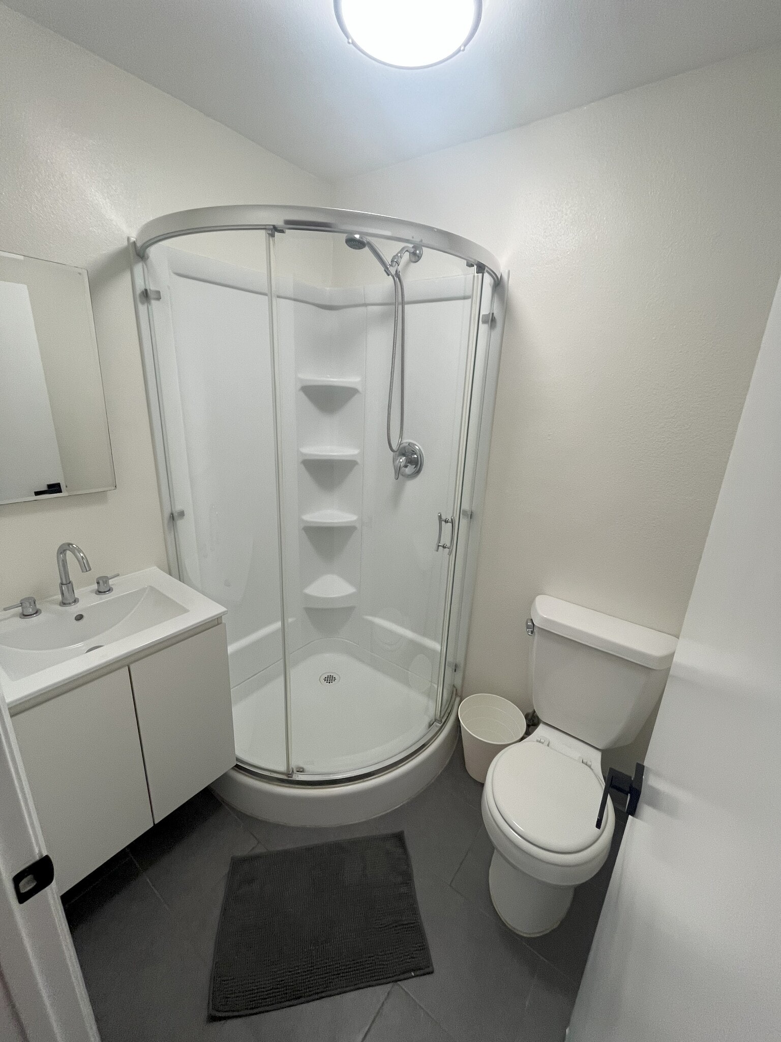 Ensuite Bathroom - 1924 Park Grove Ave