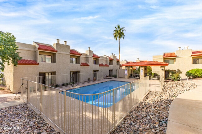 Building Photo - 1401 E Puget Ave