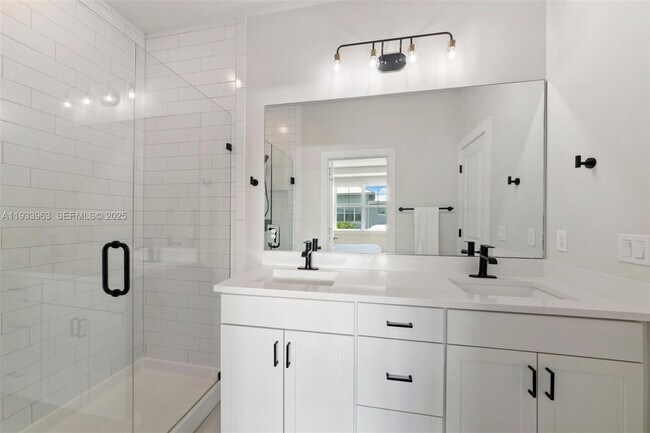 Building Photo - 5180 Eucalyptus Dr