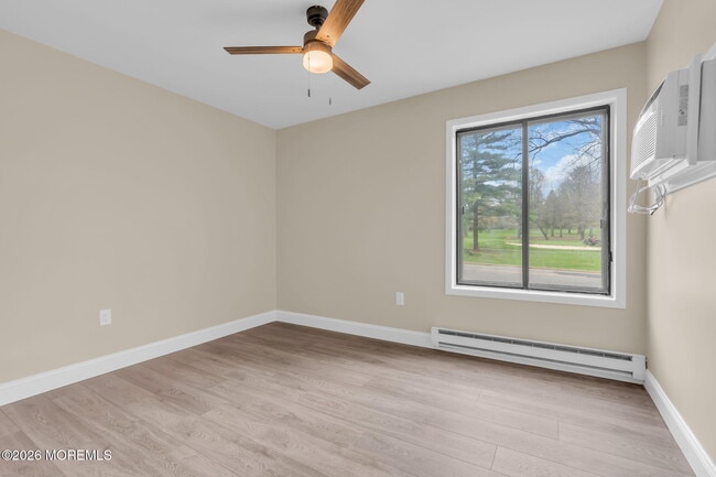 Building Photo - 168 Amberly Dr